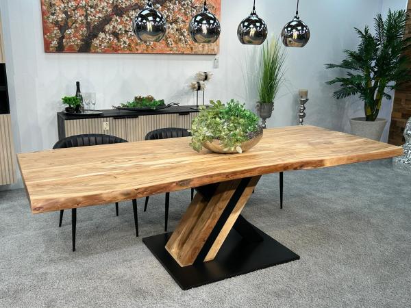 Esszimmertisch mit Baumkante 250 cm