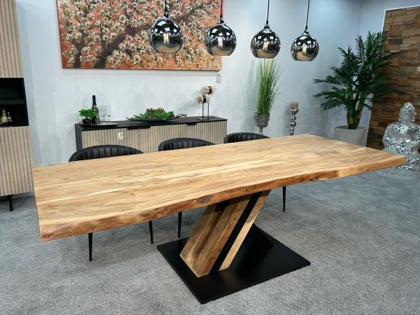 Esszimmertisch mit Baumkante 250 cm