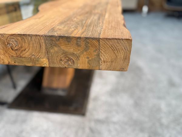 Holztisch Esstisch extravaganter Tisch 220 cm