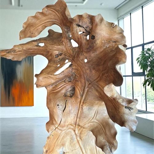Große Dekoration aus Holz Baumstamm