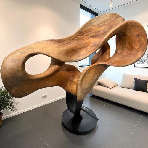 Abstrakte Holzskulptur aus massivem Mahagoni  ca. H130 x B135 cm x T50 cm