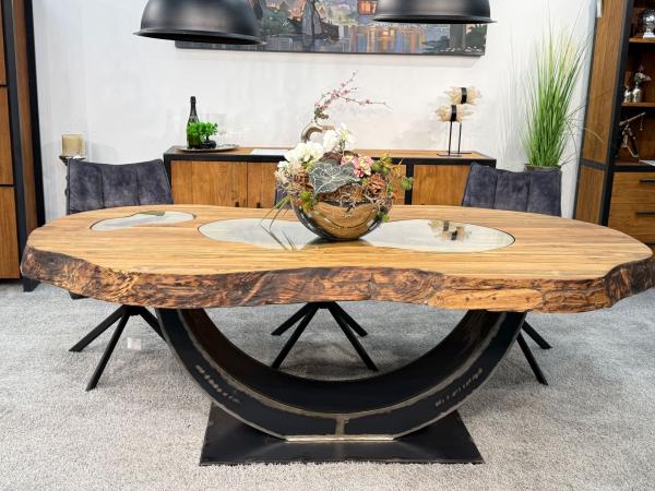 Massiver Holztisch Fusion aus recyceltem Holz