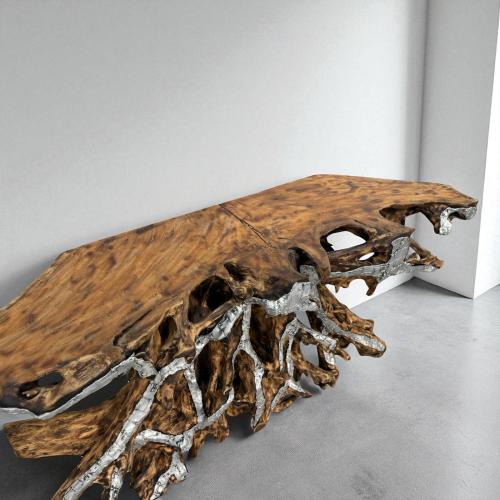 Sideboard aus einer Baumwurzel mit Aluminium