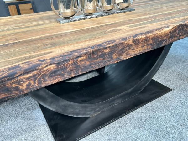Langer Massivholztisch 300cm Deep Island aus Holz