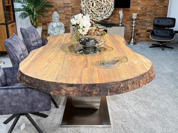 Massiver Holtisch Fusion aus recyceltem Holz