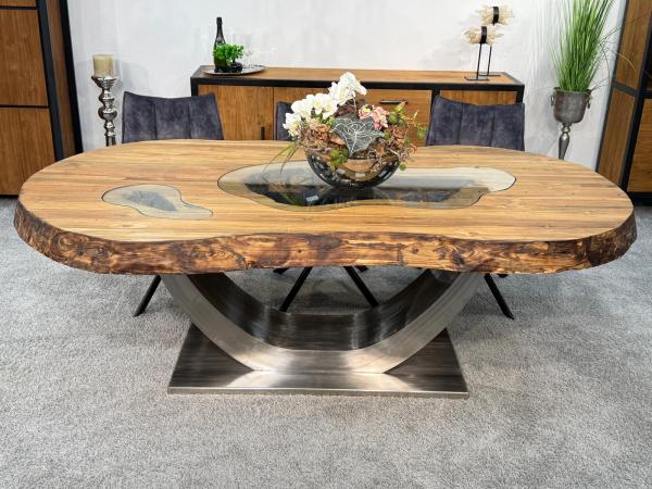 Massiver Holtisch Fusion aus recyceltem Holz