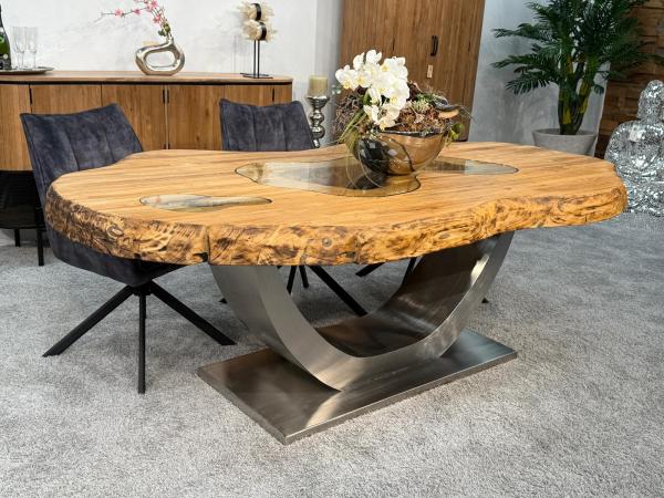 Massiver Holtisch Fusion aus recyceltem Holz