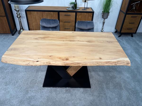 Massivholztisch mit Baumkante 180 x 100 cm