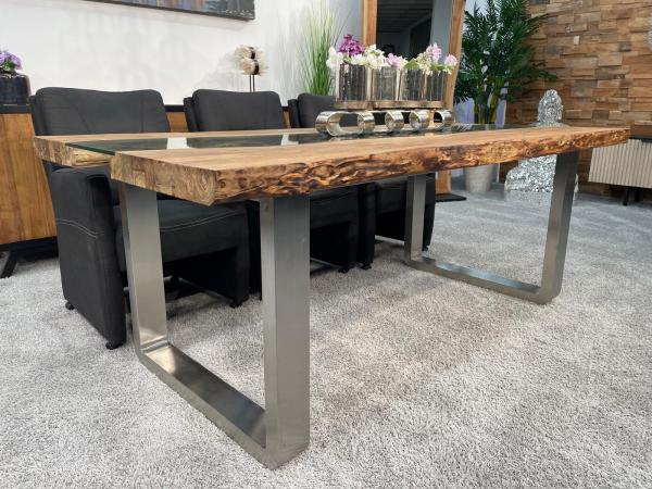 Massiver Design Esstisch mit Kufen und Glaselementen