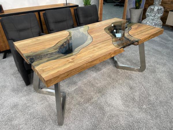 Moderner Esszimmertisch Landscape aus Altholz Holz eckig massiv Esszimmerideen