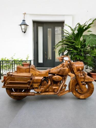 Außergewöhnliche Holzskulptur „Schildkröte“ aus Holz