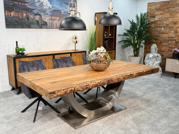 Wohnzimmertisch aus Massivholz mit Baumkante 220cm