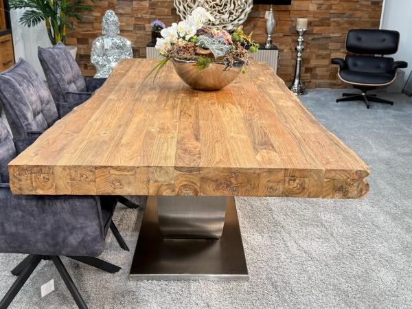 Wohnzimmertisch aus Massivholz mit Baumkante 220cm