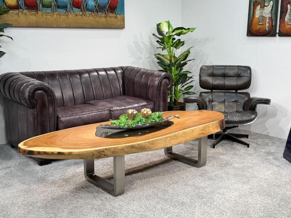 Massiver Couchtisch Baumstamm mit Metallgestell