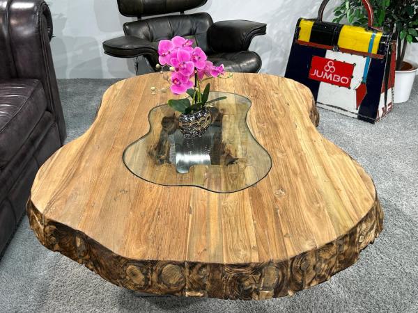 Couchtisch mit ovaler Form aus Holz