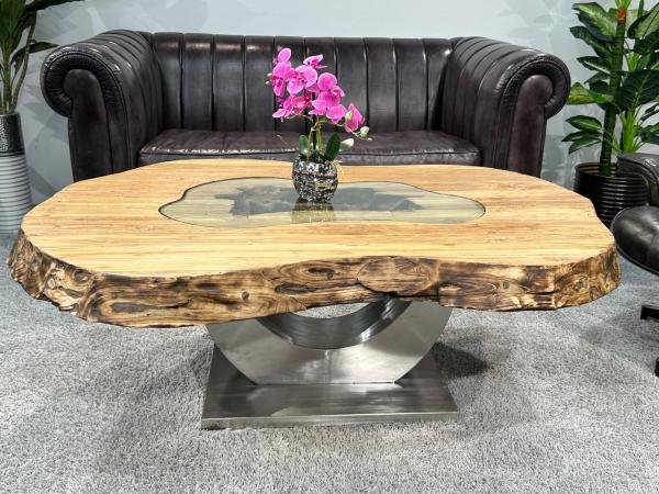 Couchtisch mit ovaler Form aus Holz