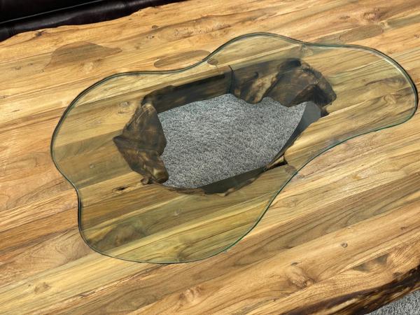 Design Couchtisch aus recyceltem Holz