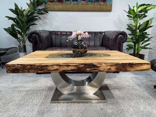 Design Couchtisch aus recyceltem Holz