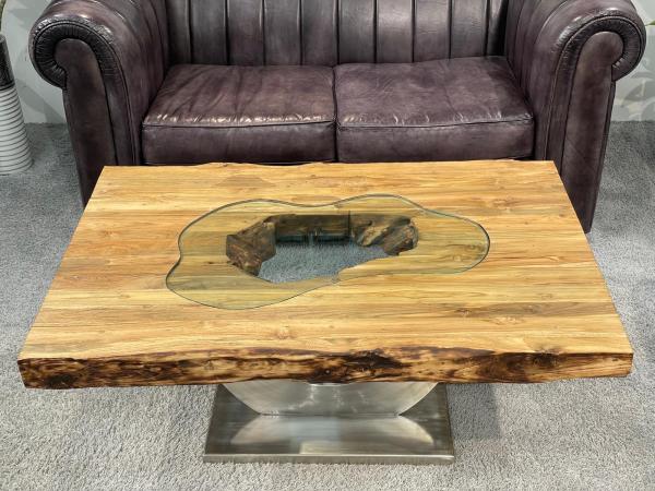 Design Couchtisch aus recyceltem Holz