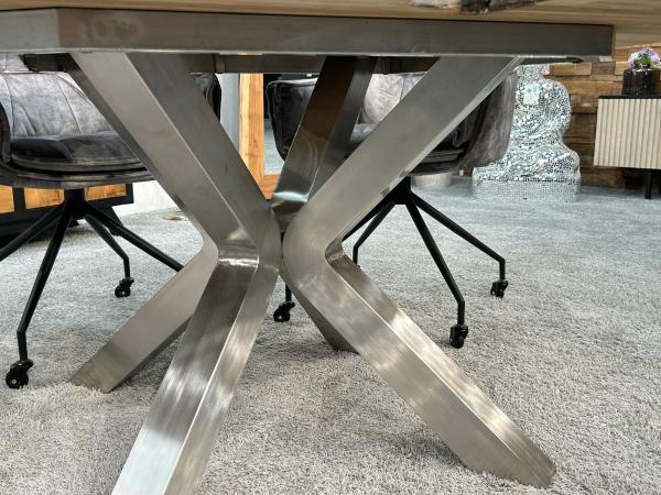 Wohnzimmertisch rund aus massivem Teak Altholz