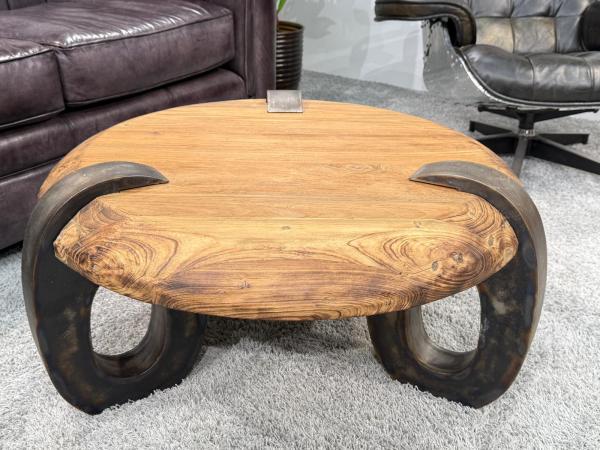 Runder Couchtisch aus Holz Clash