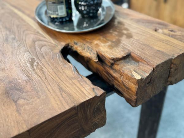 Schreibtisch Passion aus Altholz