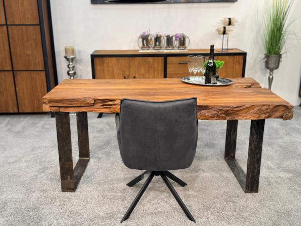 Schreibtisch Passion aus Altholz