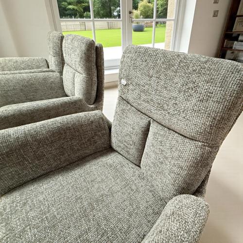 Drehbarer Stuhl mit Armlehne und Drehfunktion