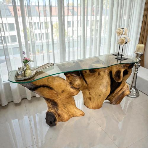 Sideboard aus Suarholz mit Glasplatte