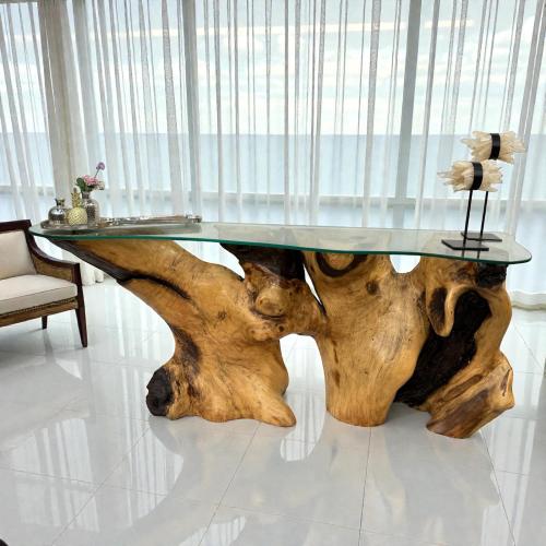 Sideboard aus Suarholz mit Glasplatte