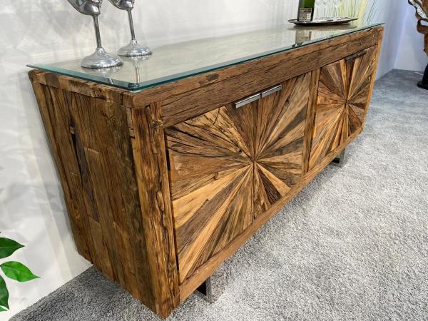 Sideboard / Anrichte "Essence" 180 x 45 x 82 cm aus recyceltem Altholz mit Chromgestell und Glasplatte