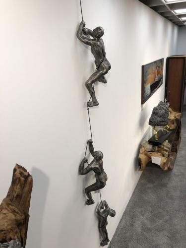 Skulptur / Dekofigur "Seilkletterer" ca. 200 cm Gesamthöhe aus Aluminium