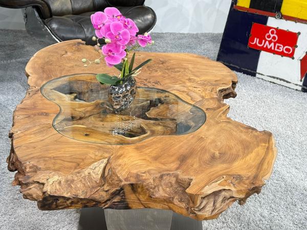 Einmaliger Couchtisch aus Baumscheiben mit Halbmondfuss