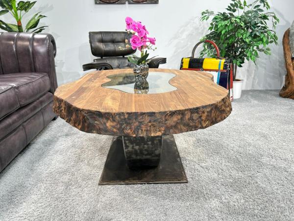 Spektakulärer Couchtisch Fusion mit organischer Form aus Holz mit Metall