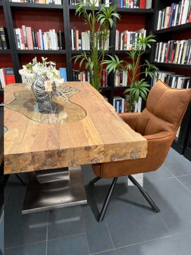 Esszimmerstuhl drehbar cognac