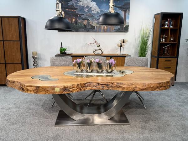 Ungewöhnlicher Esstisch aus Vollholz Fusion Unikat Holz
