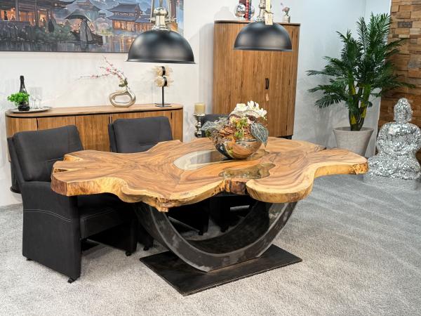 Esstisch aus Baumscheiben Expression