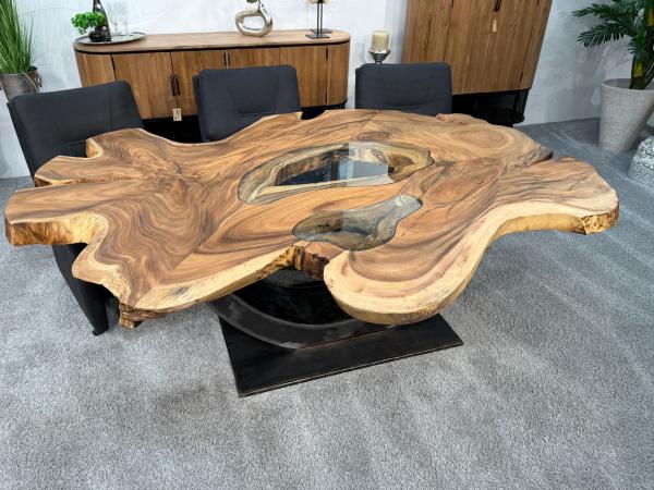 Esstisch aus Baumscheiben Expression