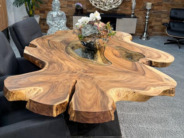 Esstisch aus Baumscheiben Expression