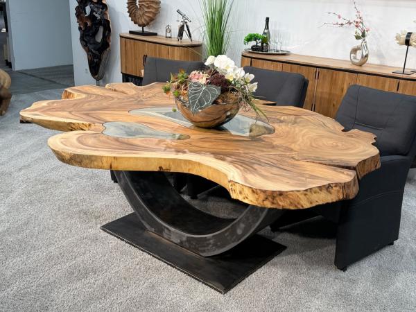 Esstisch aus Baumscheiben Expression