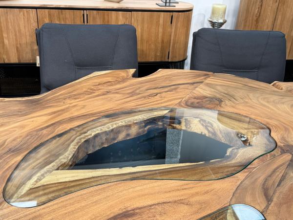 Esstisch aus Baumscheiben Expression