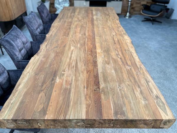 Esszimmertisch-Deep-Island-300cm-mit-Halbmondgestell