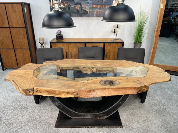 Vollmassiver Luxustisch aus Baumscheiben Expression mit orgnischer Form