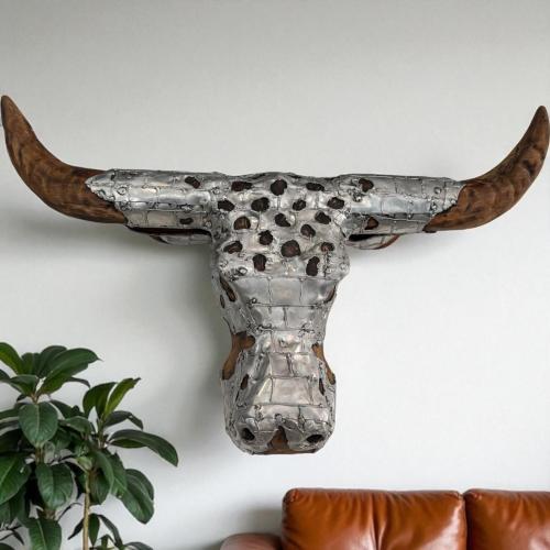 Stierkopf-Skulptur-aus-Holz-Wanddeko