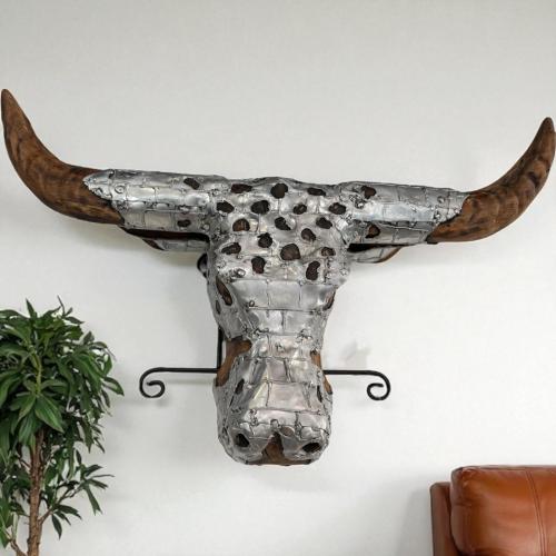 Stierkopf-Skulptur-aus-Holz-Wanddeko