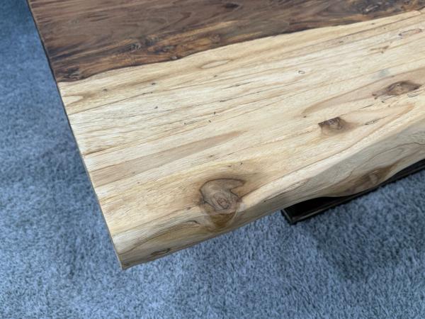 Massivholztisch Baumscheibentisch Couchtisch  Baumkante