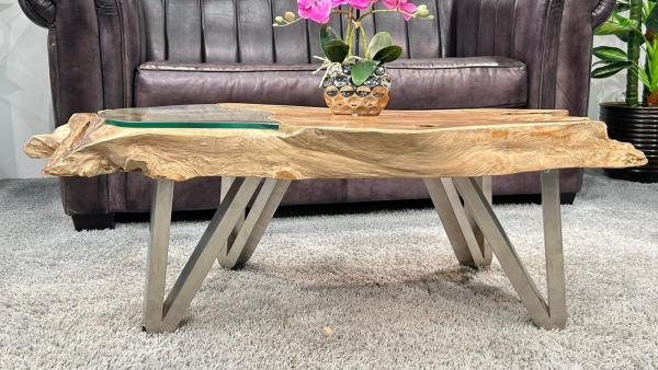 Wohnzimmertisch aus Teakholz mit Glasplatte, ca. 116 x 73 x 41 cm.