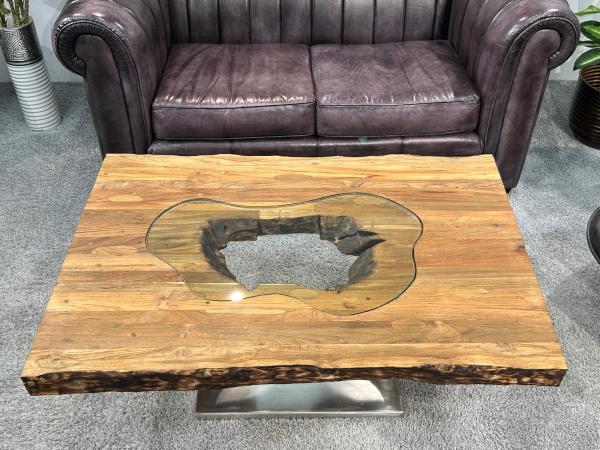 Wohnzimmertisch aus Massivholz recyceltet