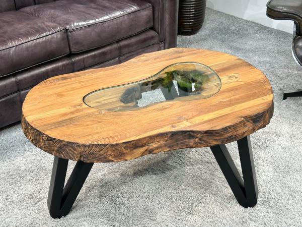 Wohnzimmertisch oval aus massivem Altholz