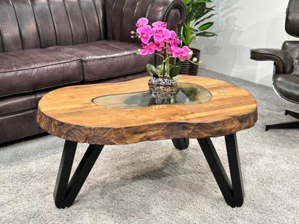Wohnzimmertisch oval aus massivem Altholz